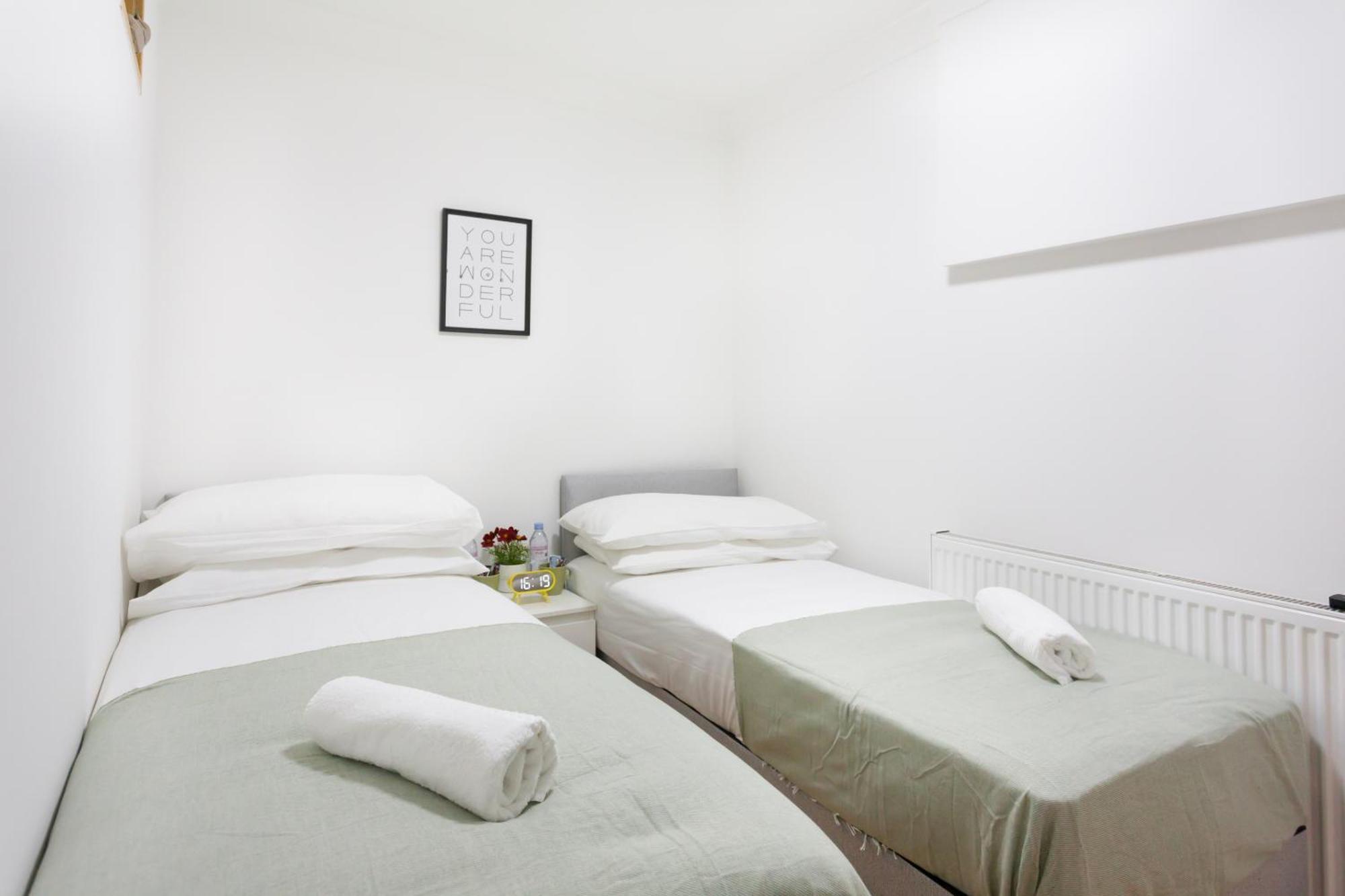 Eurostar Budget Rooms - Next To Kings Cross & Eurostar Train Station London Exterior photo