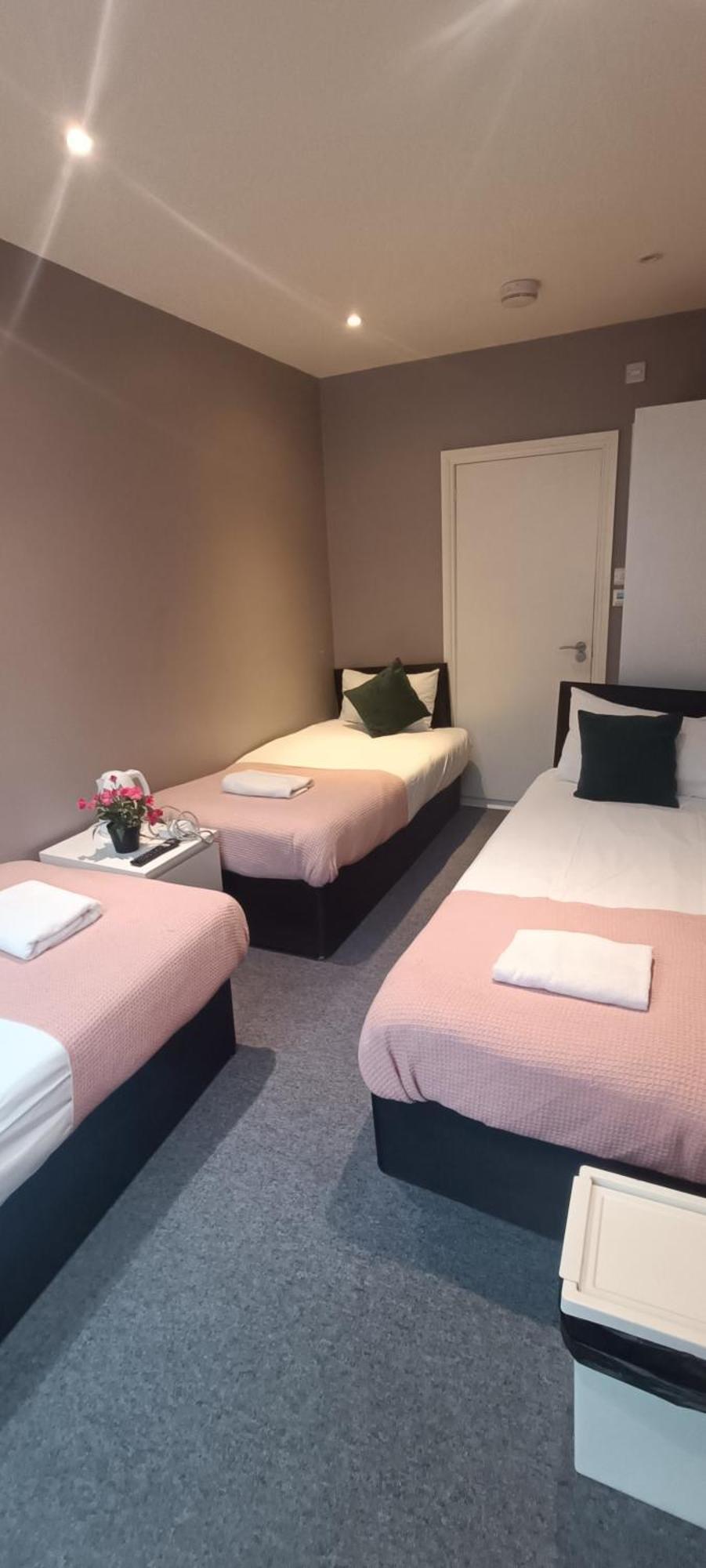 Eurostar Budget Rooms - Next To Kings Cross & Eurostar Train Station London Exterior photo